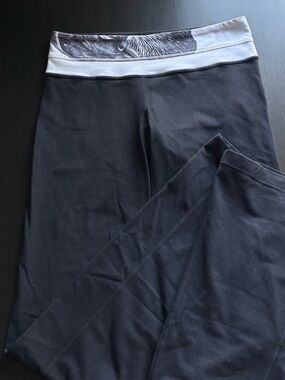 Lululemon Groove Flare Yoga Pant 31.5”  W/ Patterned Waistband - Description!